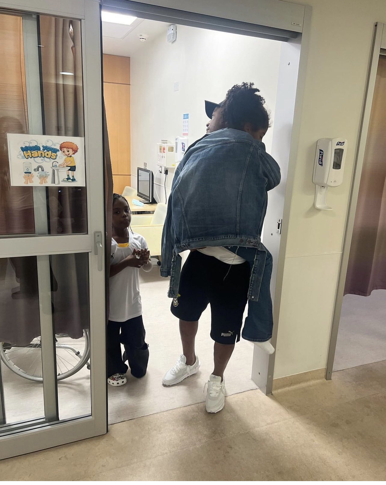 Andre Ayew’s daughter recovering after collapsing during Ghana versus Uruguay game 1