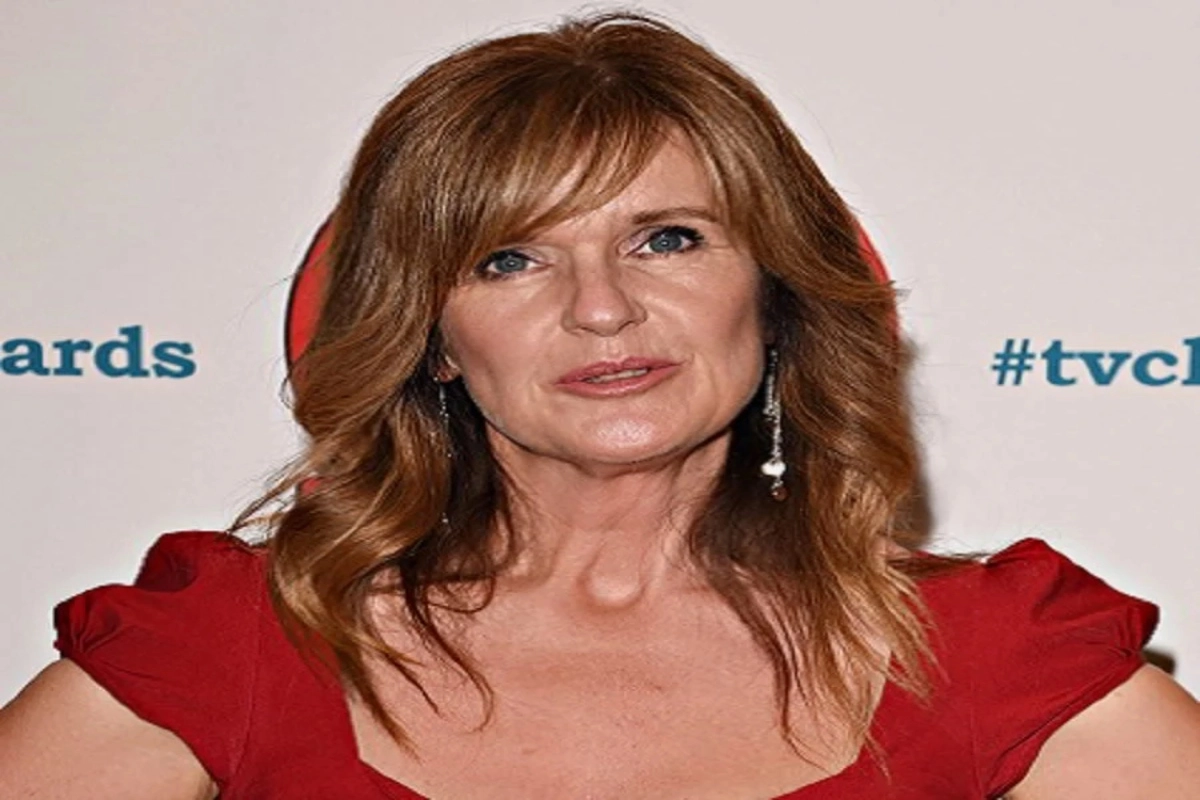 Parents of Siobhan Finneran Who are Siobhan Finneran's parents? 1