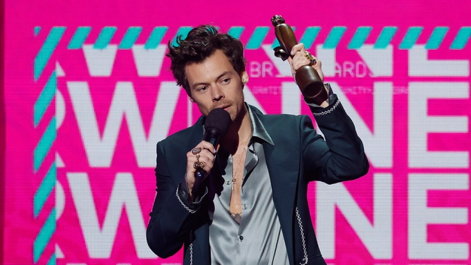 Harry Styles Wins Big at BRIT Awards — and Dedicates Prize to Excluded Female Artists 1